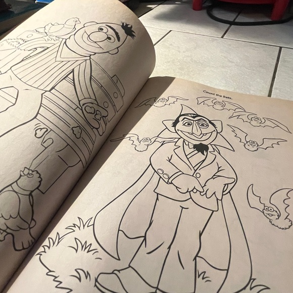 Disney 101 Dalmatians & Sesame Street Jumbo Coloring & Activity book lot of 2 - Picture 8 of 10